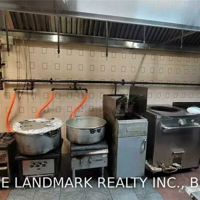 Commercial for sale, 105, Parkway Forest, Henry Farm, Toronto