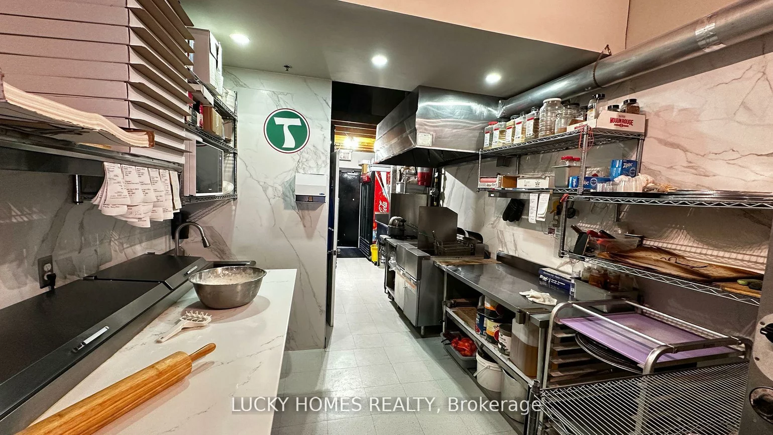 861, York Mills, Banbury-Don Mills, Toronto