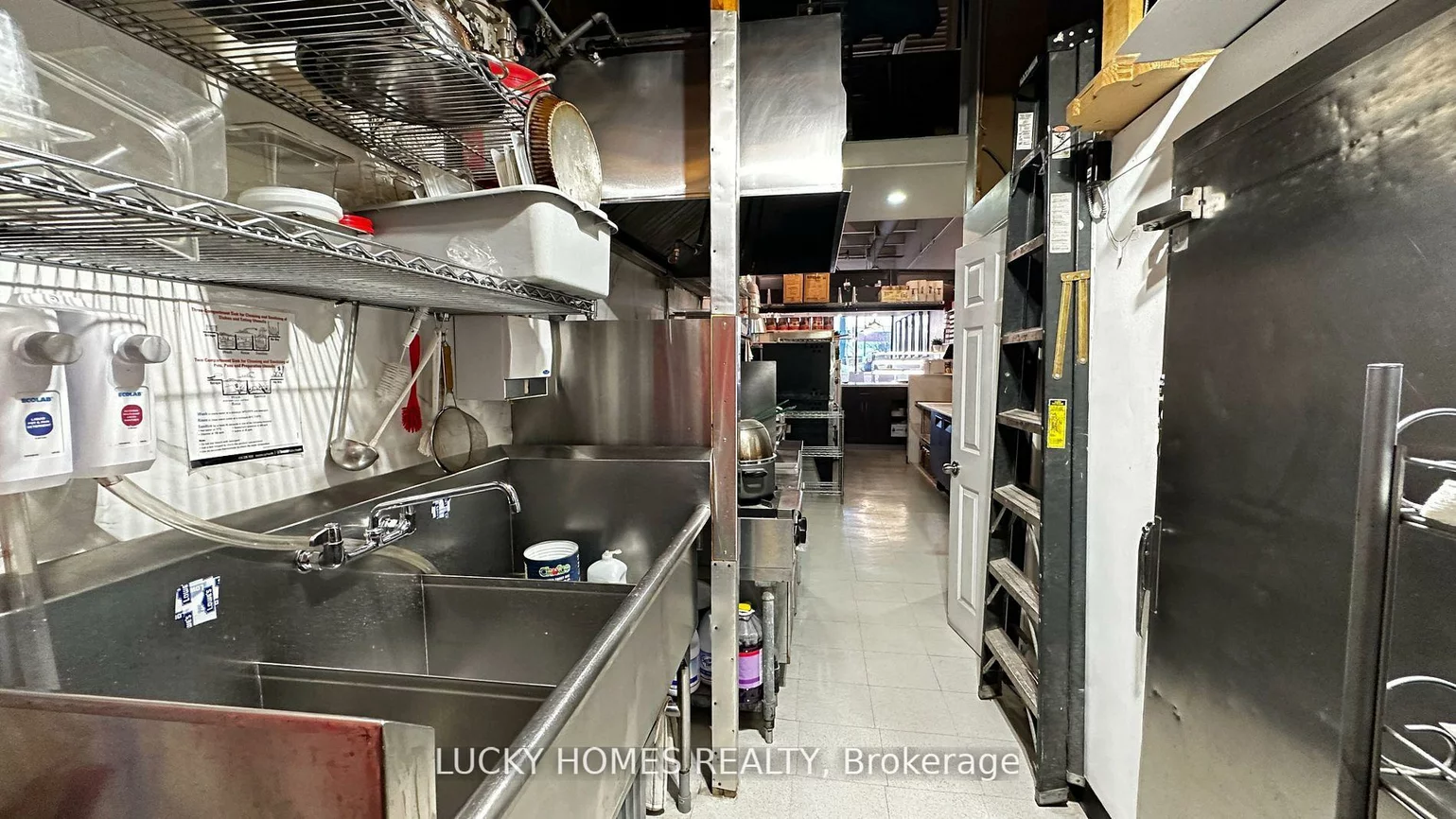 861, York Mills, Banbury-Don Mills, Toronto