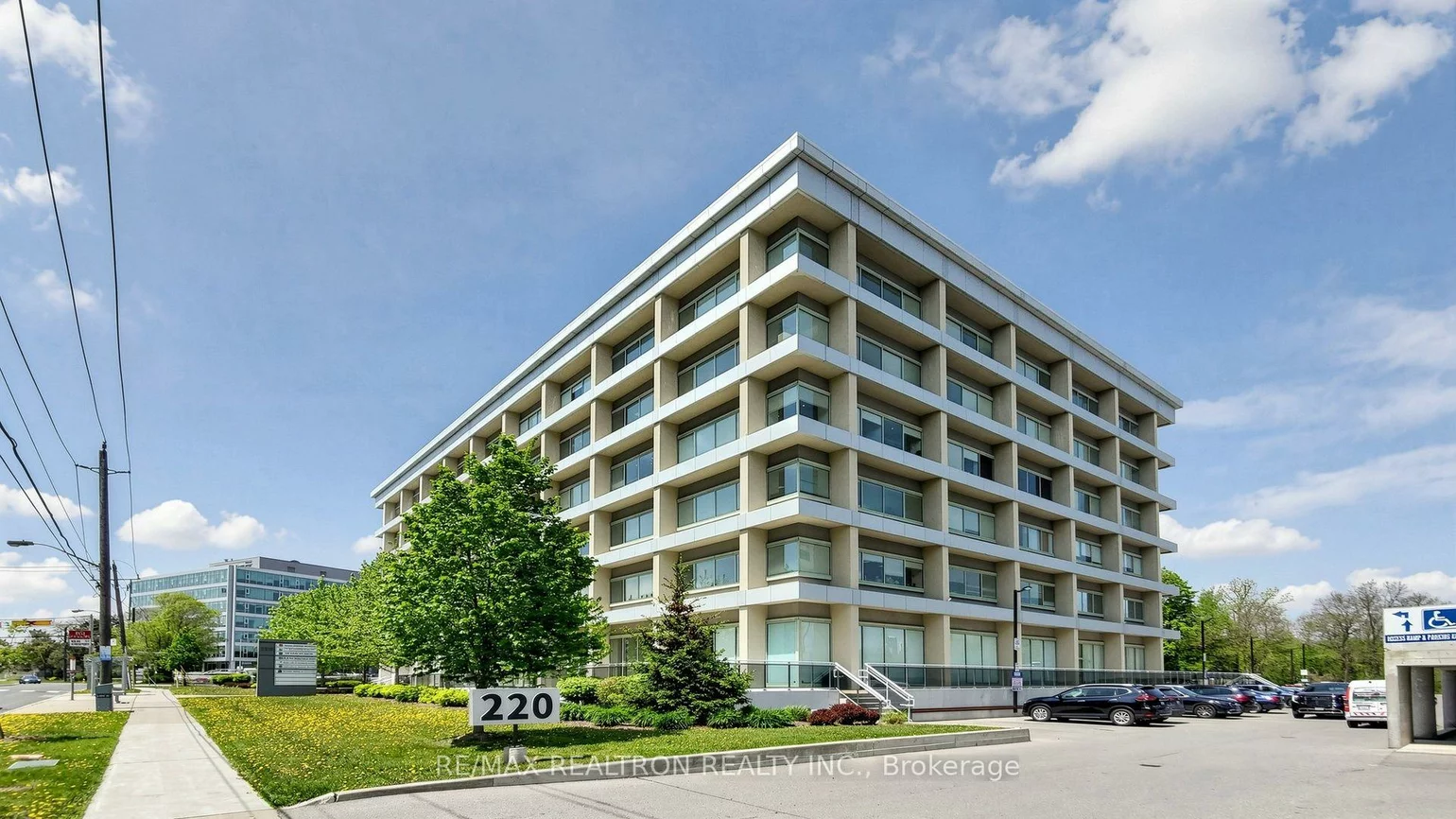 220, Duncan Mill, St. Andrew-Windfields, Toronto