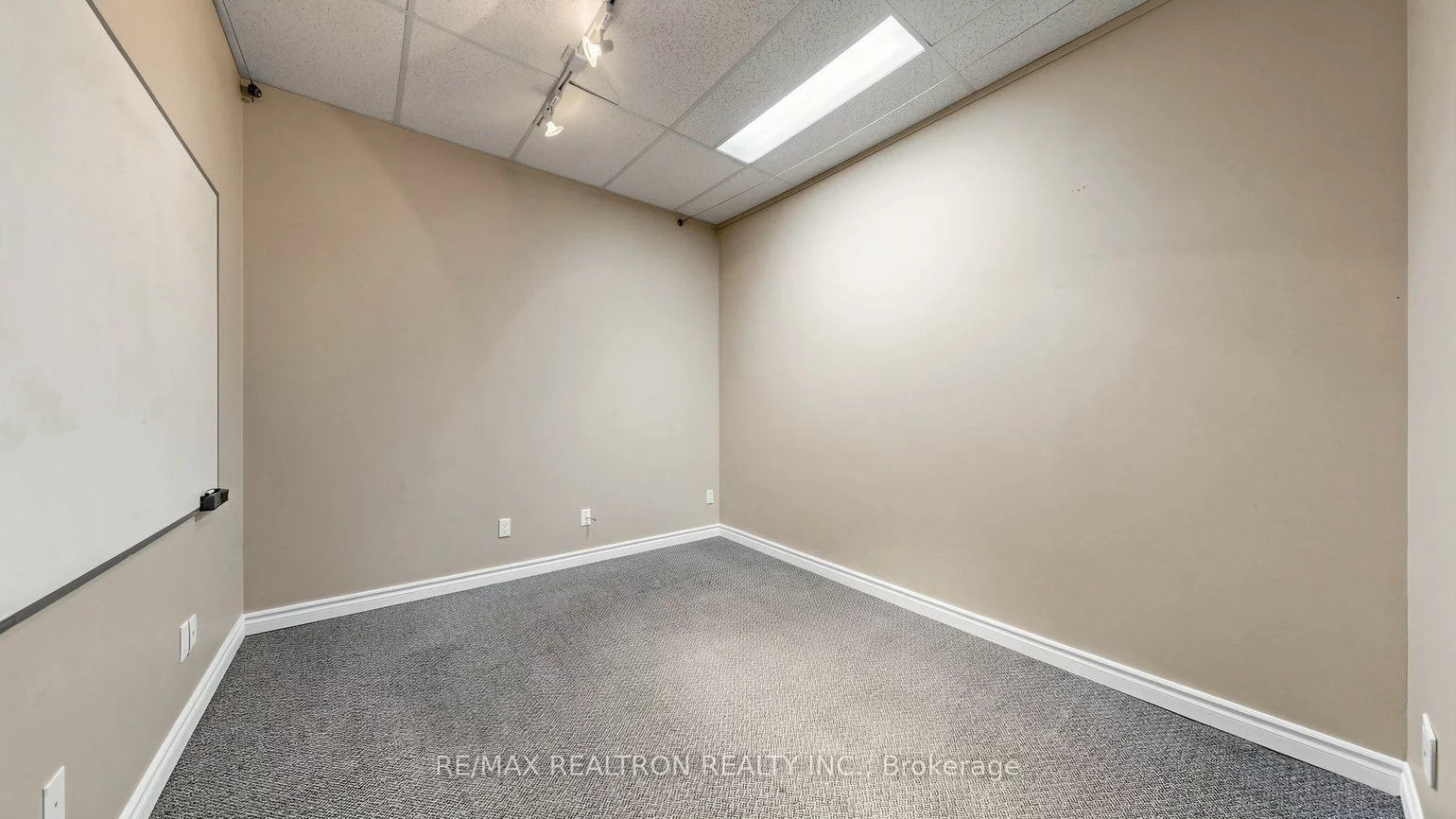 220, Duncan Mill, St. Andrew-Windfields, Toronto