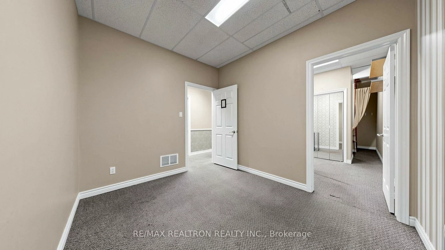 220, Duncan Mill, St. Andrew-Windfields, Toronto