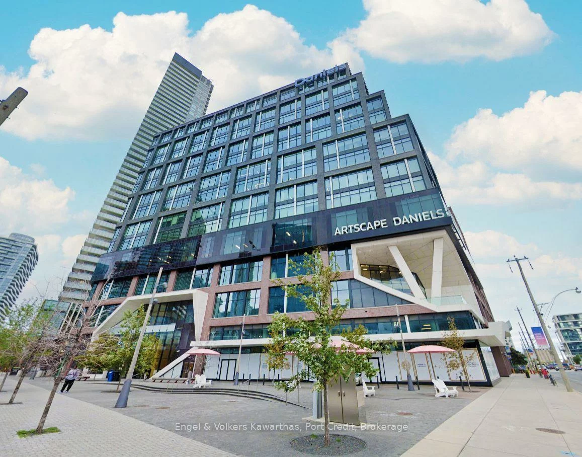 130, Queens, Waterfront Communities C8, Toronto