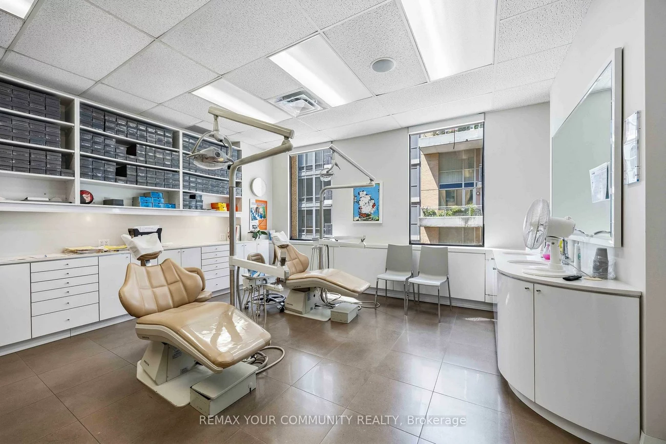 1240, Bay, Annex, Toronto