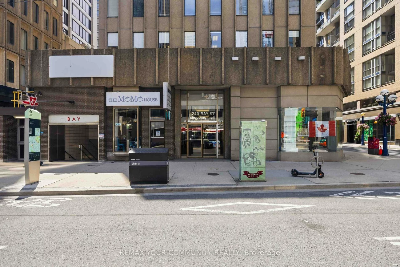 1240, Bay, Annex, Toronto