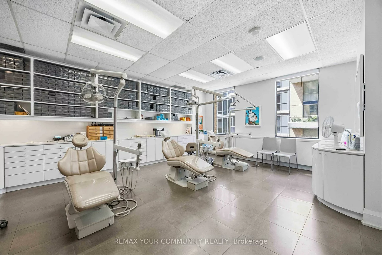 1240, Bay, Annex, Toronto