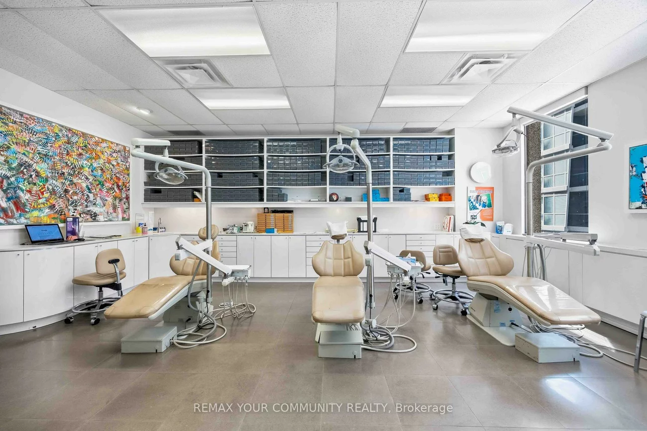 1240, Bay, Annex, Toronto