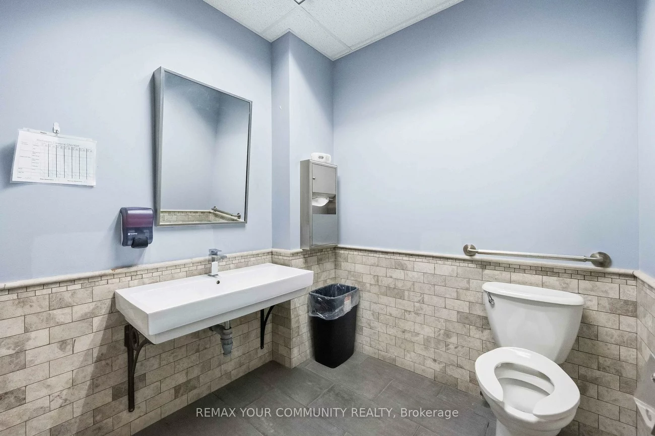 1240, Bay, Annex, Toronto