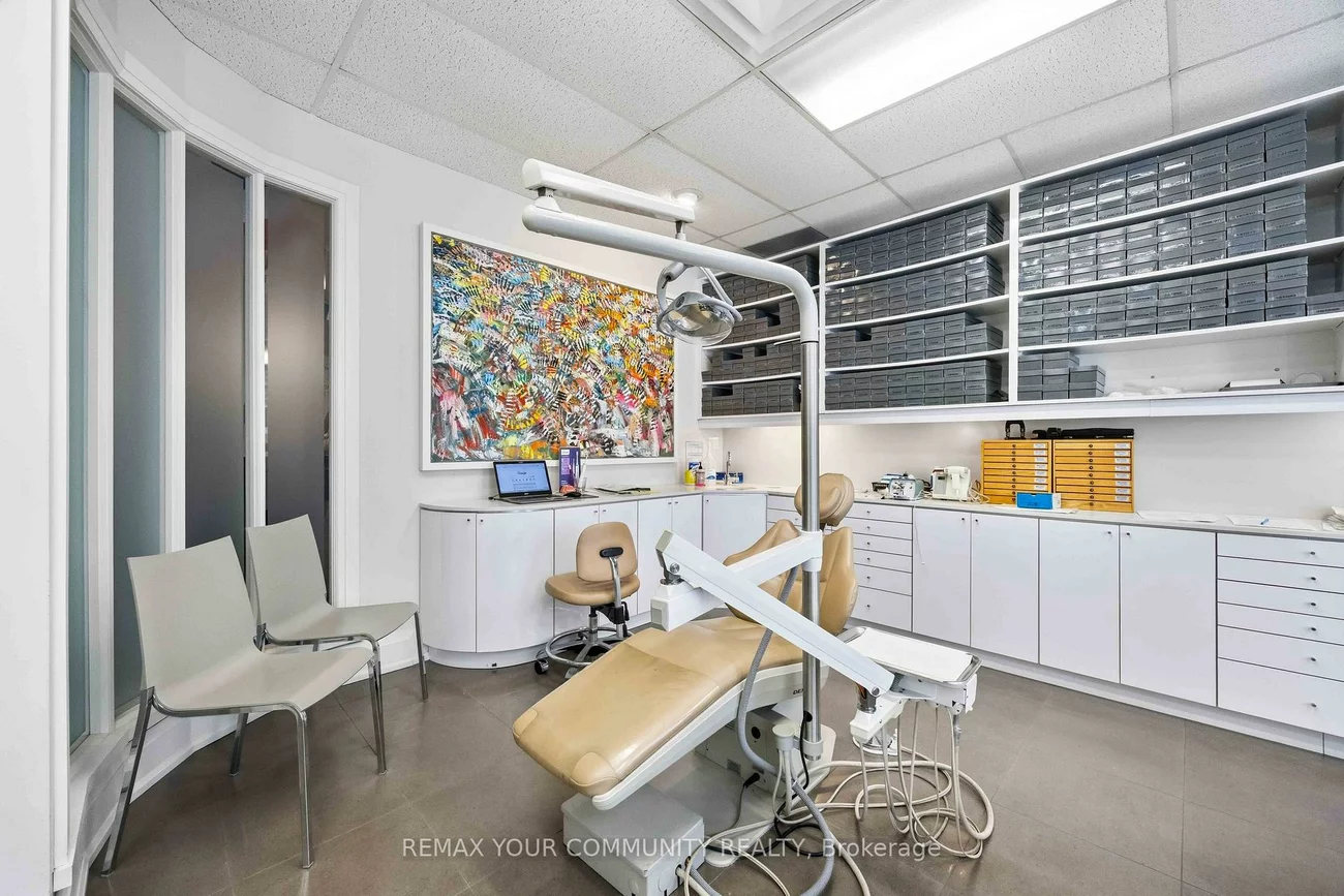 1240, Bay, Annex, Toronto