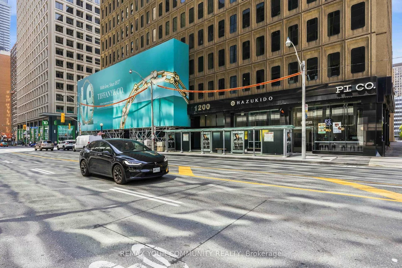 1240, Bay, Annex, Toronto