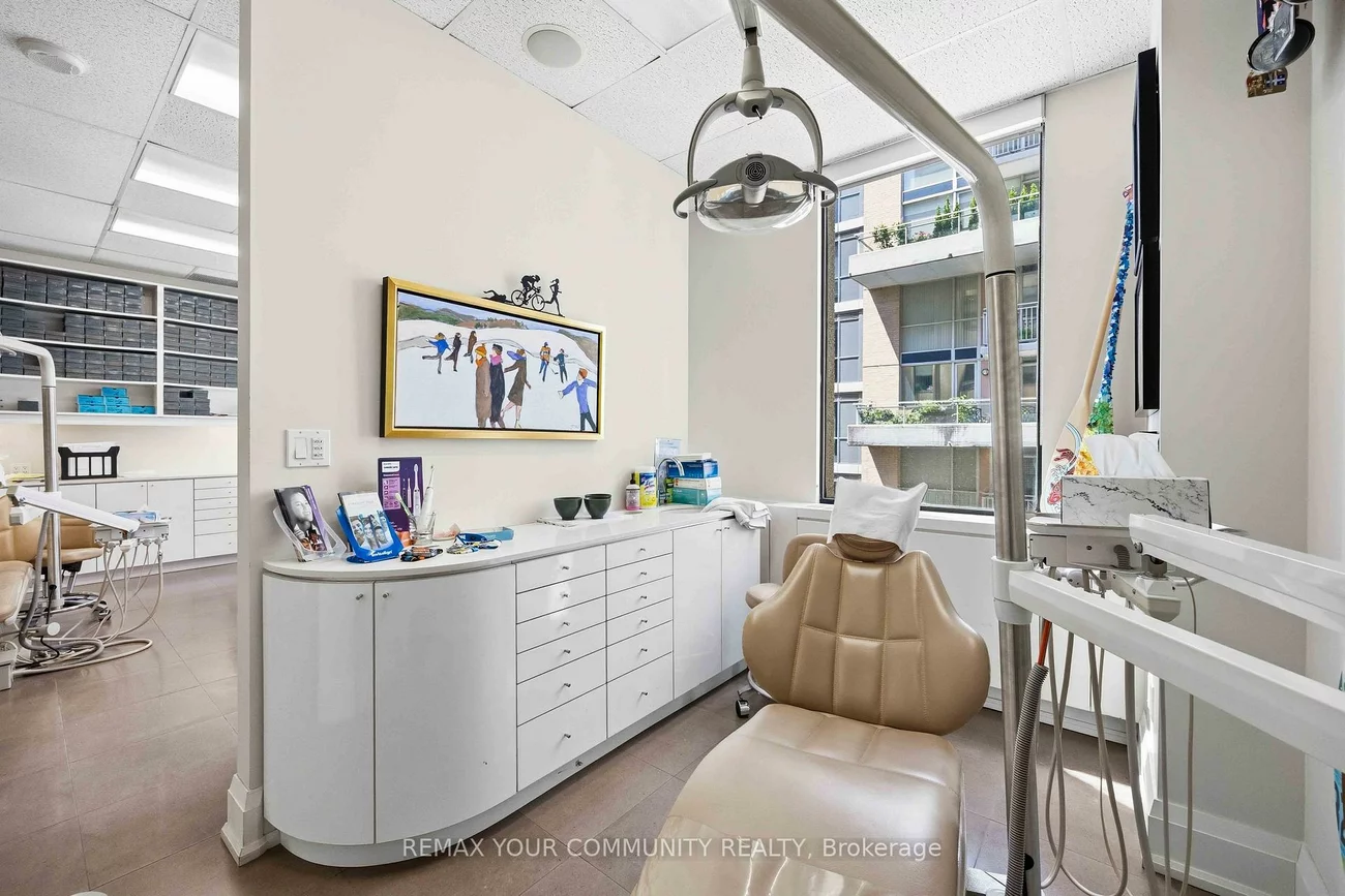 1240, Bay, Annex, Toronto