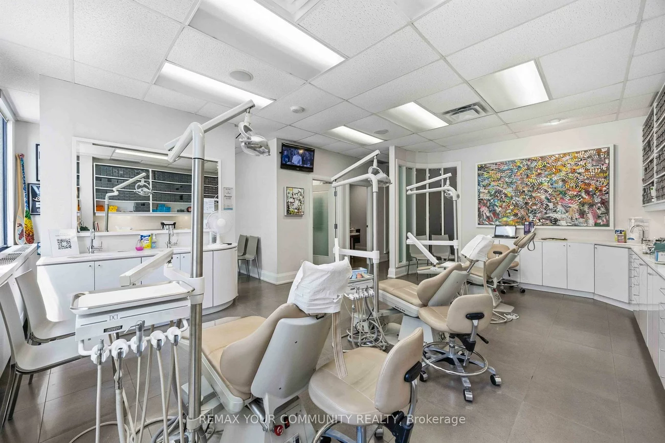 1240, Bay, Annex, Toronto