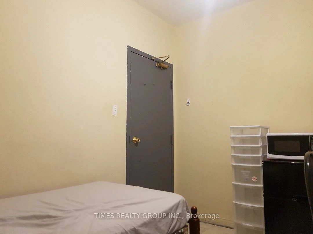 66-66A-68, Pembroke, Moss Park, Toronto