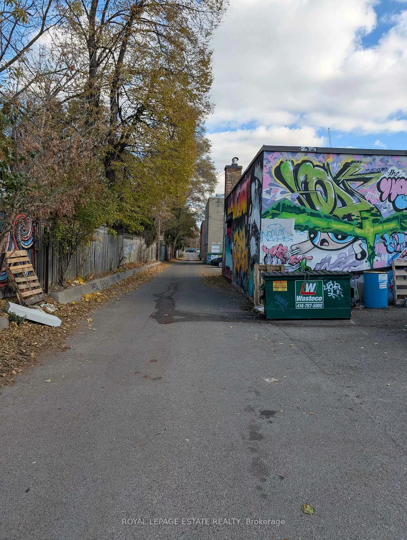804, Eglinton, Leaside, Toronto