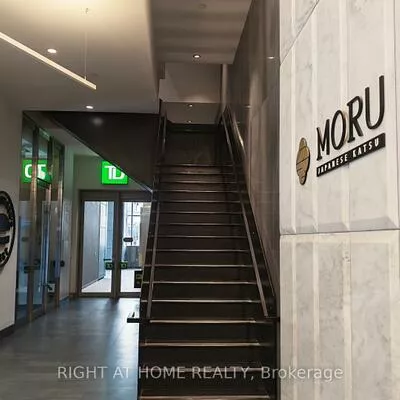 Commercial for sale, 6, Eglinton, Mount Pleasant West, Toronto