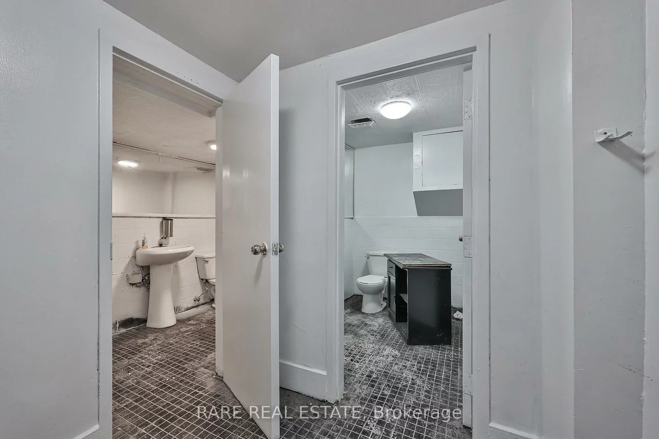 200, Bathurst, Trinity-Bellwoods, Toronto