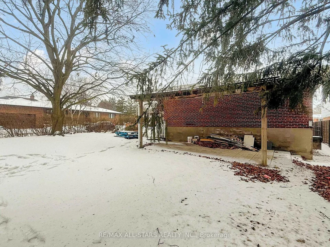 105, Betty Ann, Willowdale West, Toronto