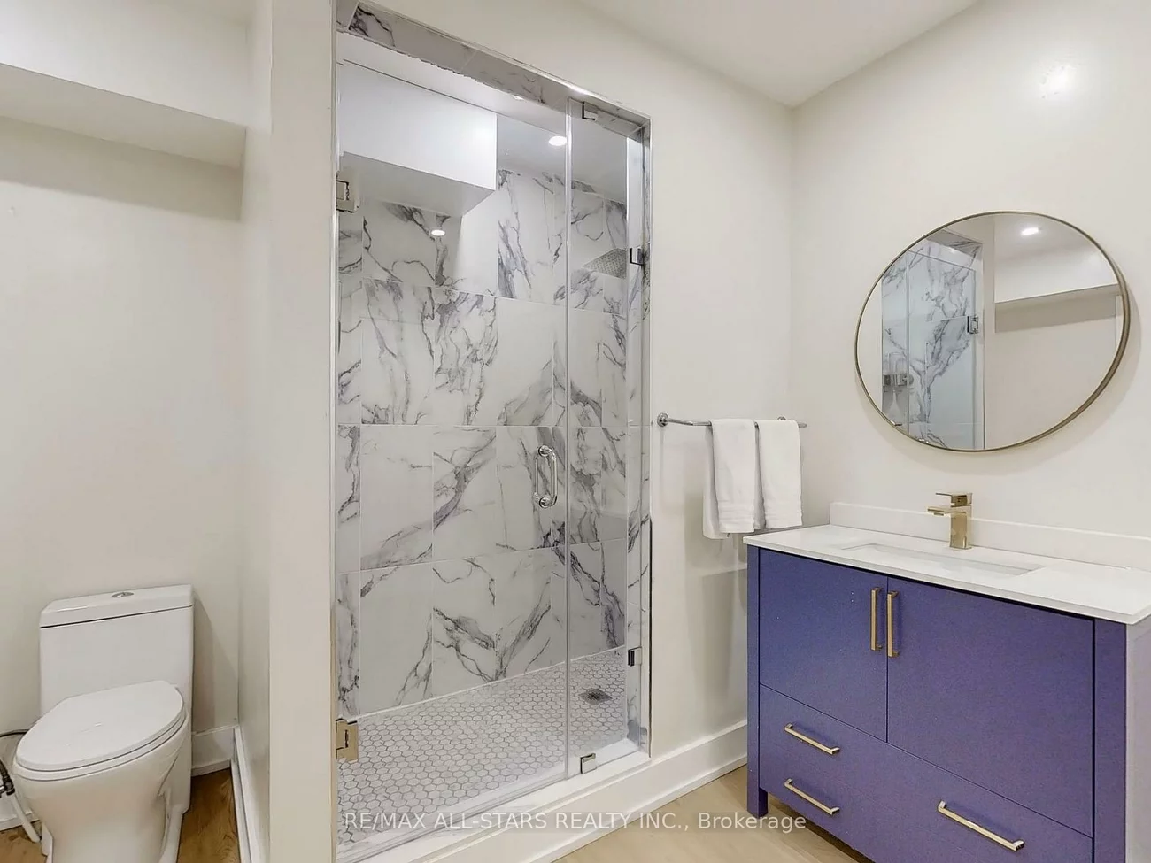 105, Betty Ann, Willowdale West, Toronto