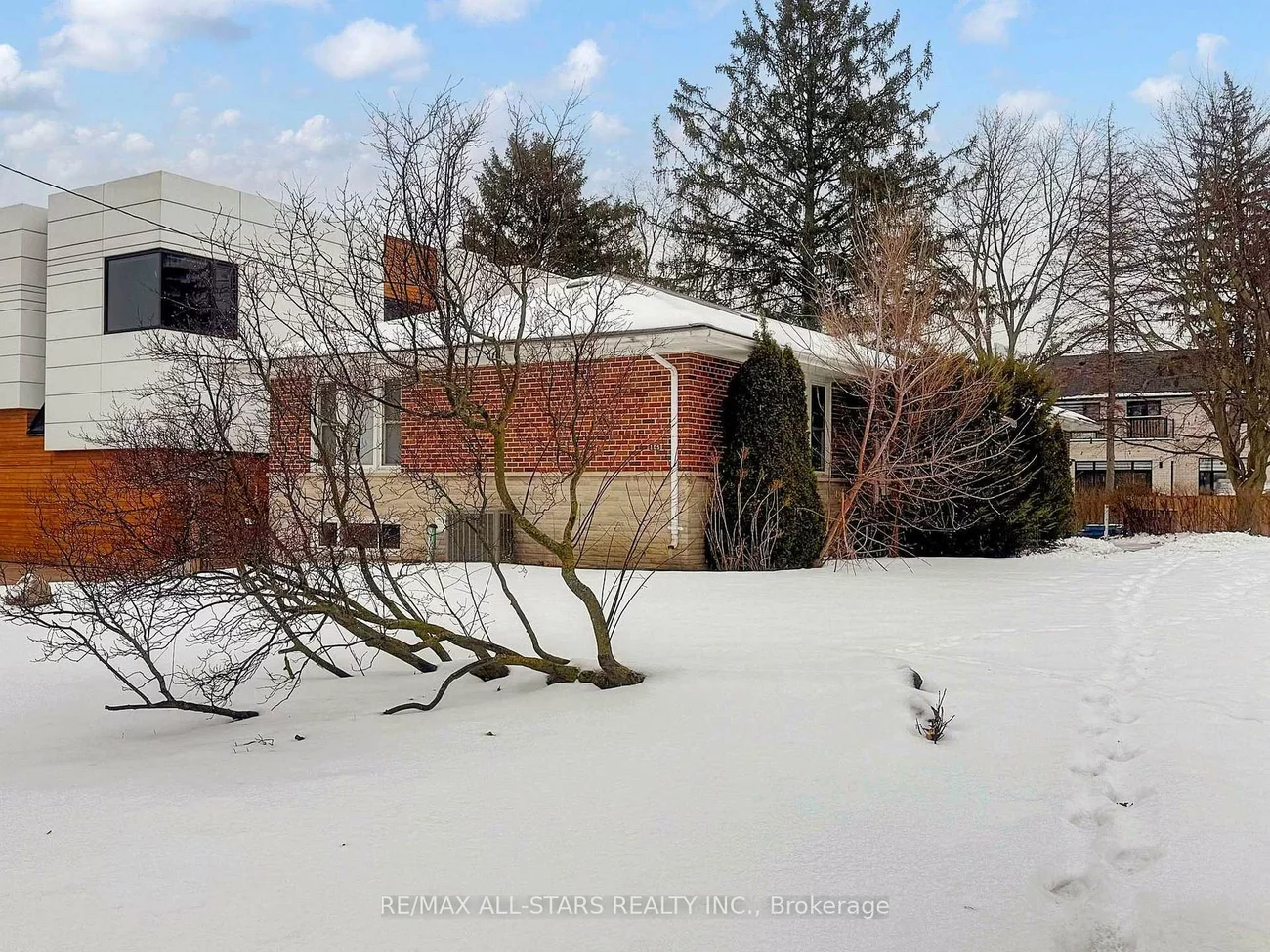 105, Betty Ann, Willowdale West, Toronto