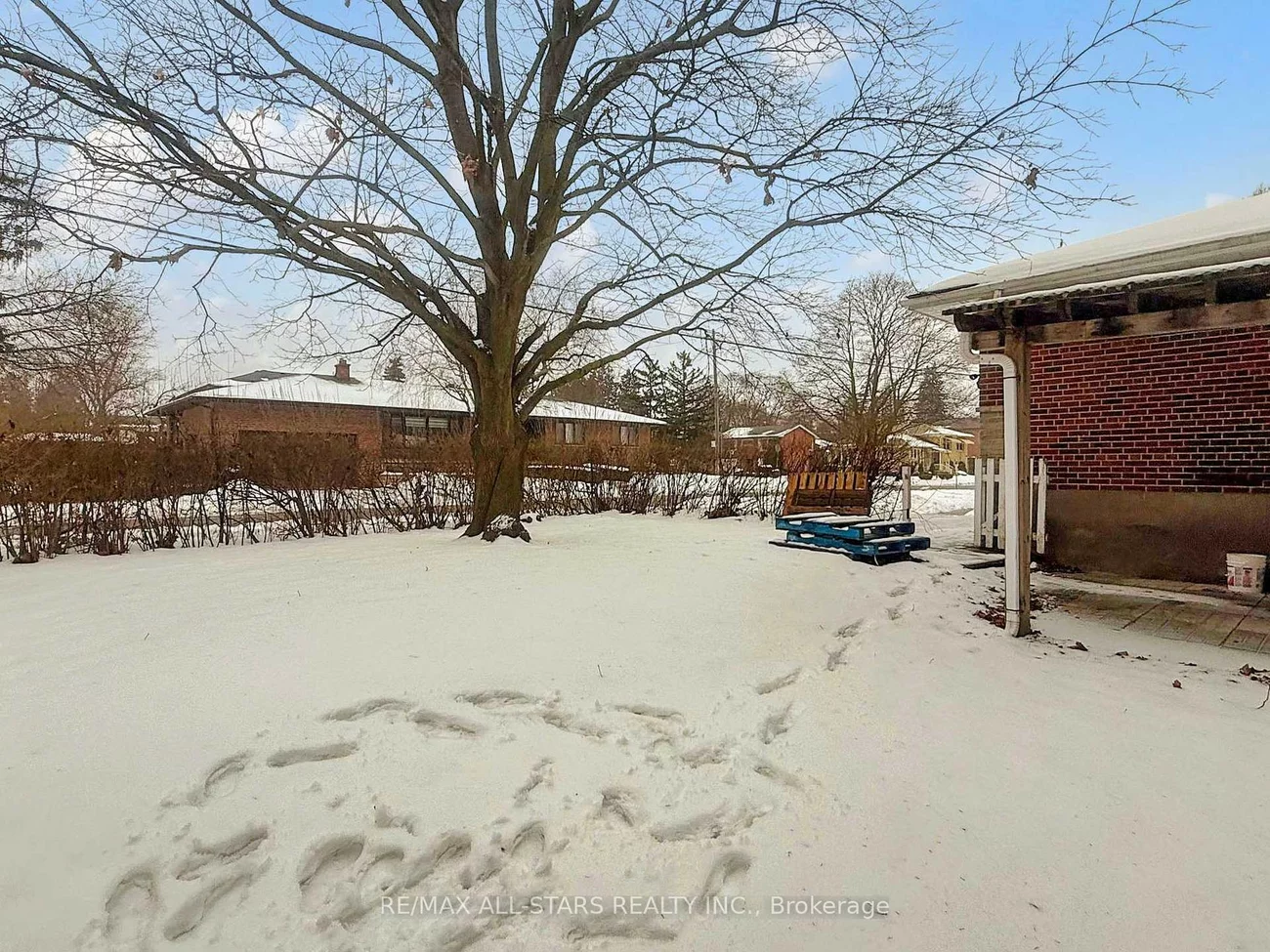 105, Betty Ann, Willowdale West, Toronto