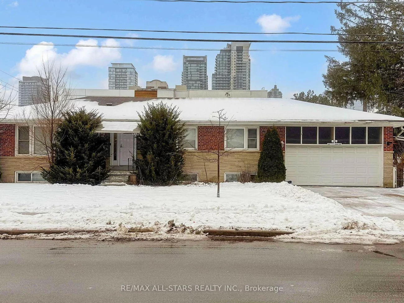 105, Betty Ann, Willowdale West, Toronto