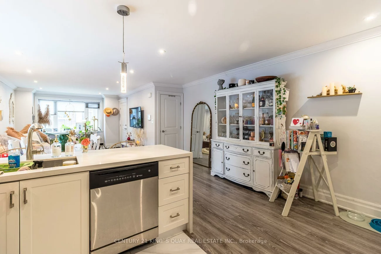301, Cleveland, Mount Pleasant East, Toronto