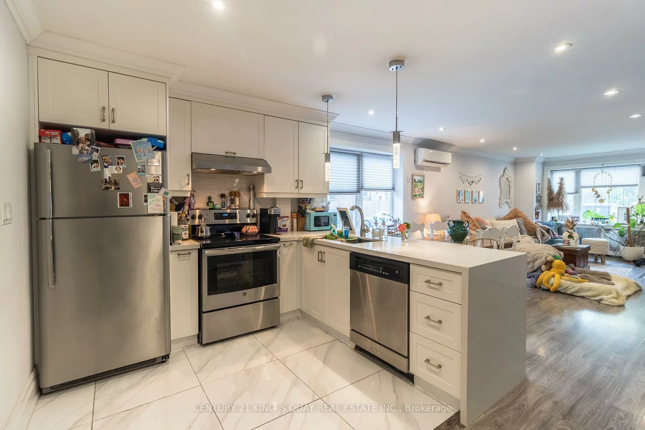 301, Cleveland, Mount Pleasant East, Toronto