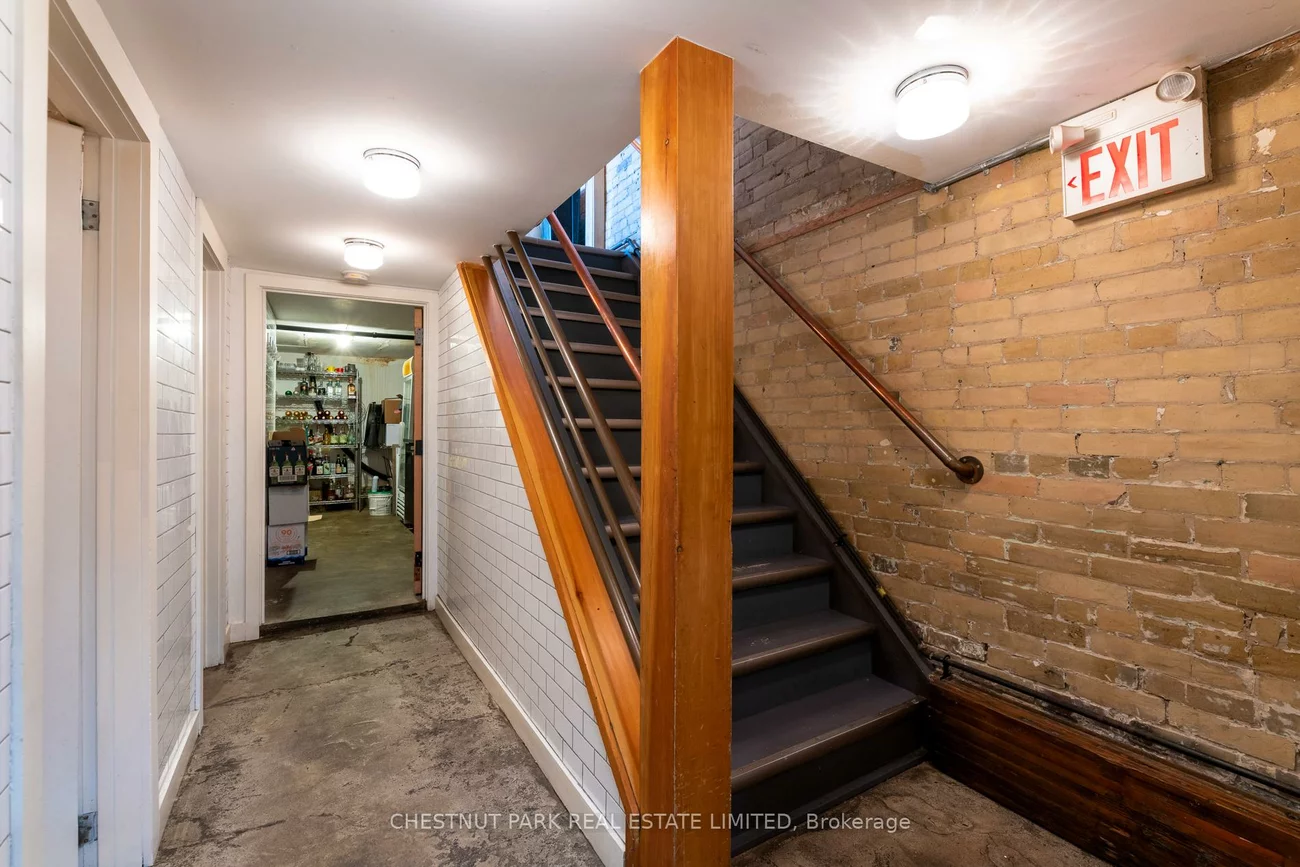 923, Dundas, Trinity-Bellwoods, Toronto