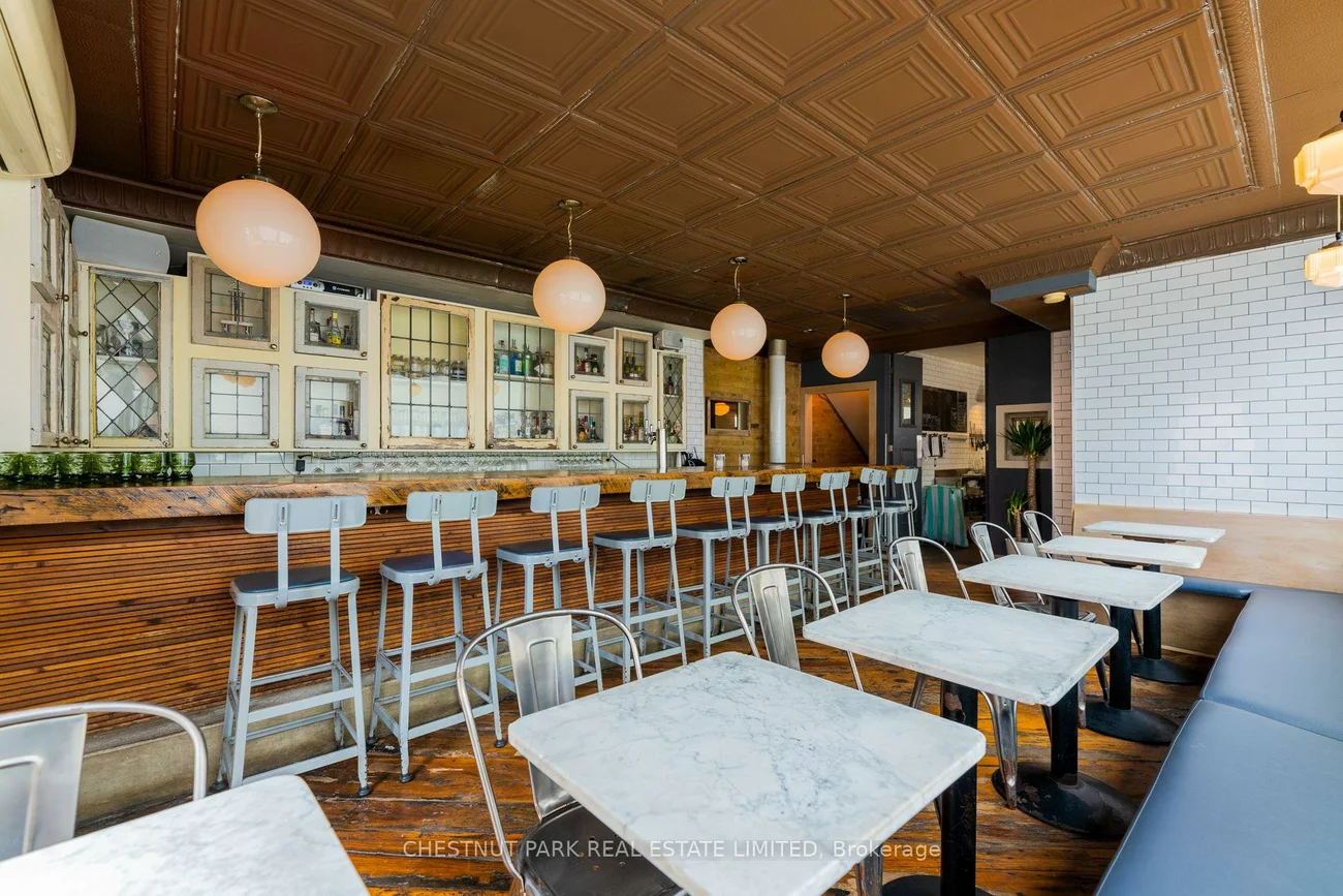 923, Dundas, Trinity-Bellwoods, Toronto