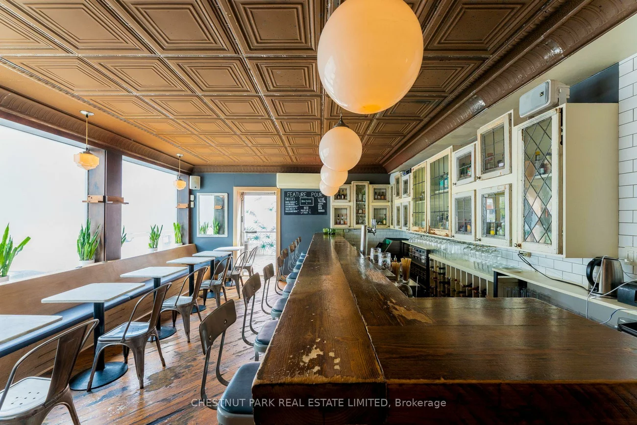 923, Dundas, Trinity-Bellwoods, Toronto