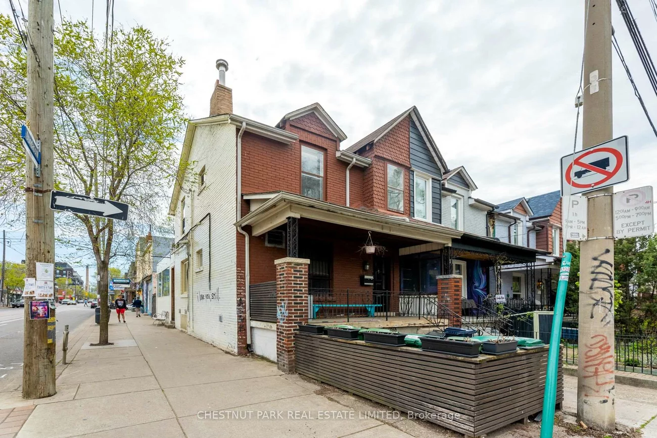 923, Dundas, Trinity-Bellwoods, Toronto