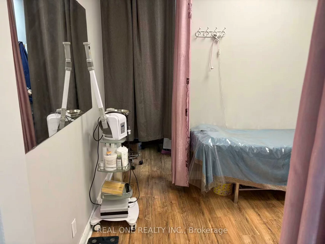 3030, Don Mills, Banbury-Don Mills, Toronto