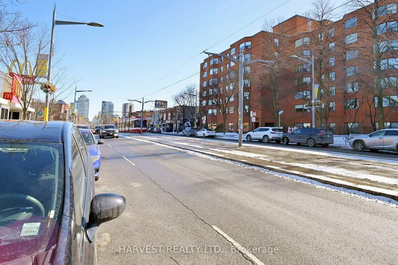 728, St Clair, Humewood-Cedarvale, Toronto
