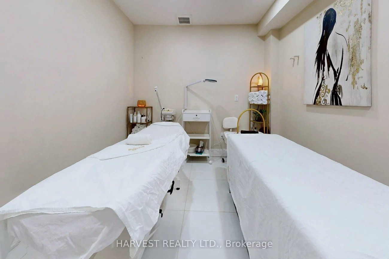 728, St Clair, Humewood-Cedarvale, Toronto