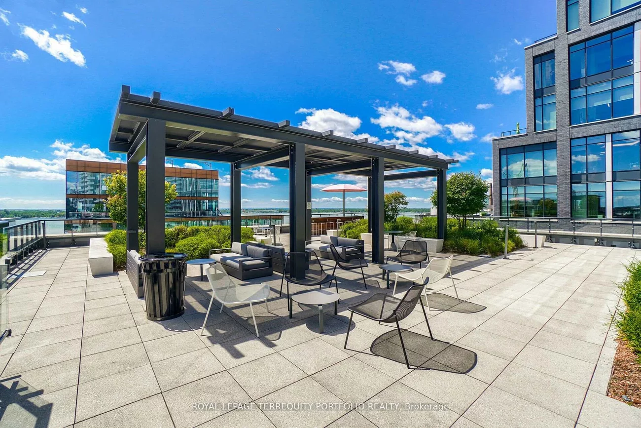 130, Queens, Waterfront Communities C8, Toronto