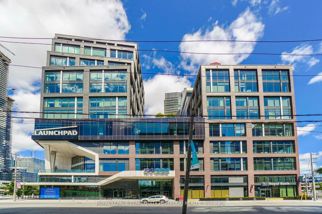 130, Queens, Waterfront Communities C8, Toronto