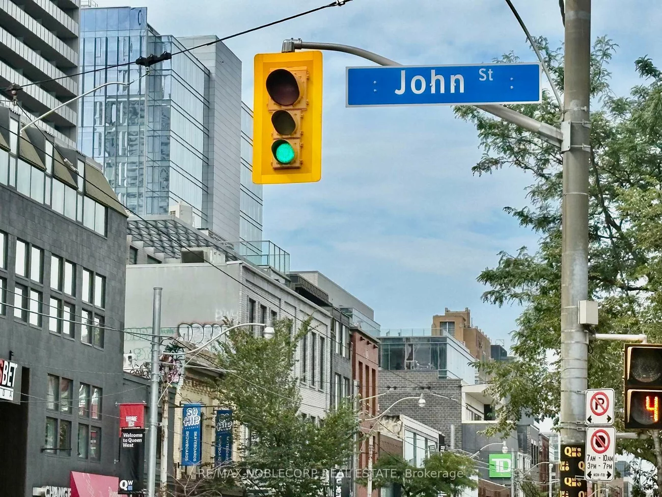 246, Queen, Kensington-Chinatown, Toronto