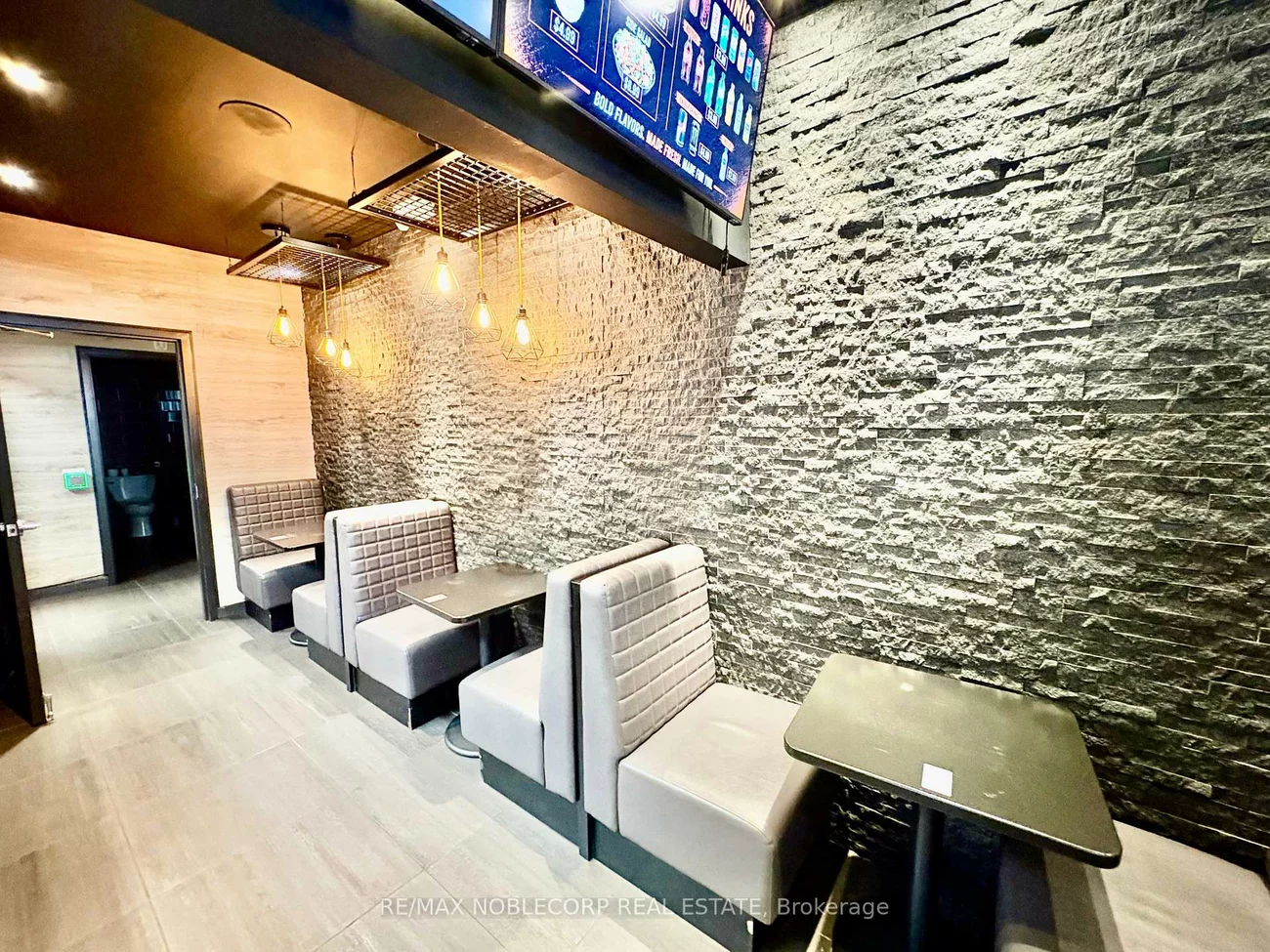 246, Queen, Kensington-Chinatown, Toronto