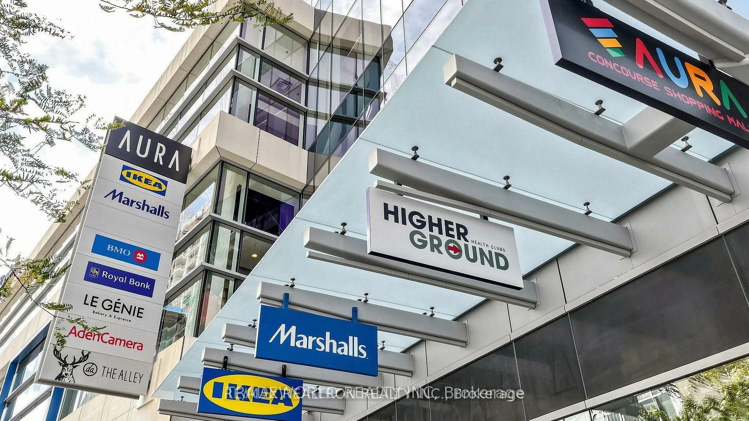 384, Yonge, Bay Street Corridor, Toronto