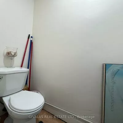 465, Manor, Mount Pleasant East, Toronto