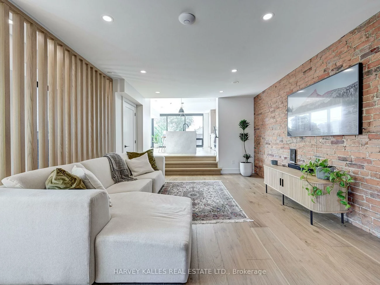 885, Dundas, Trinity-Bellwoods, Toronto