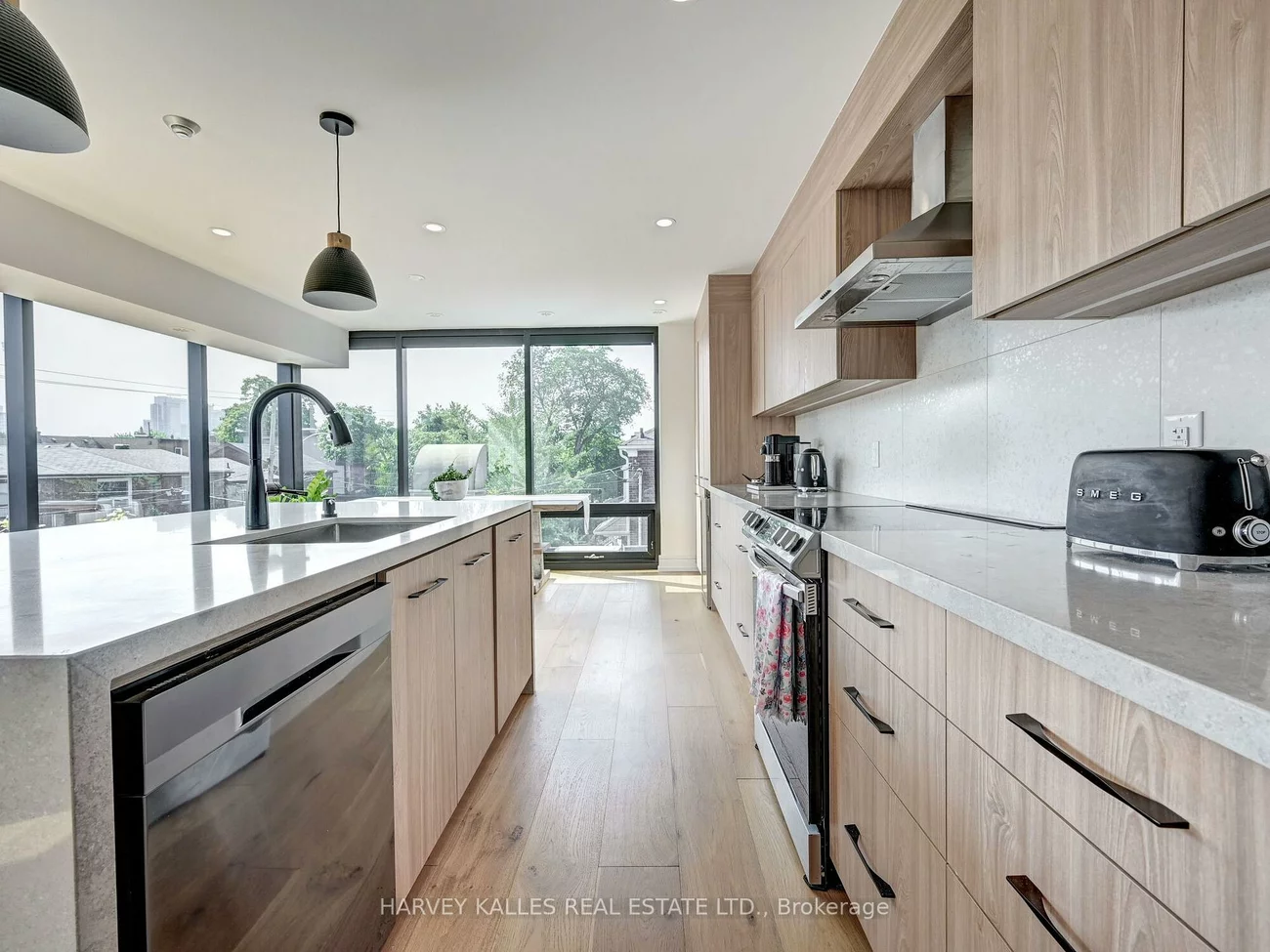 885, Dundas, Trinity-Bellwoods, Toronto