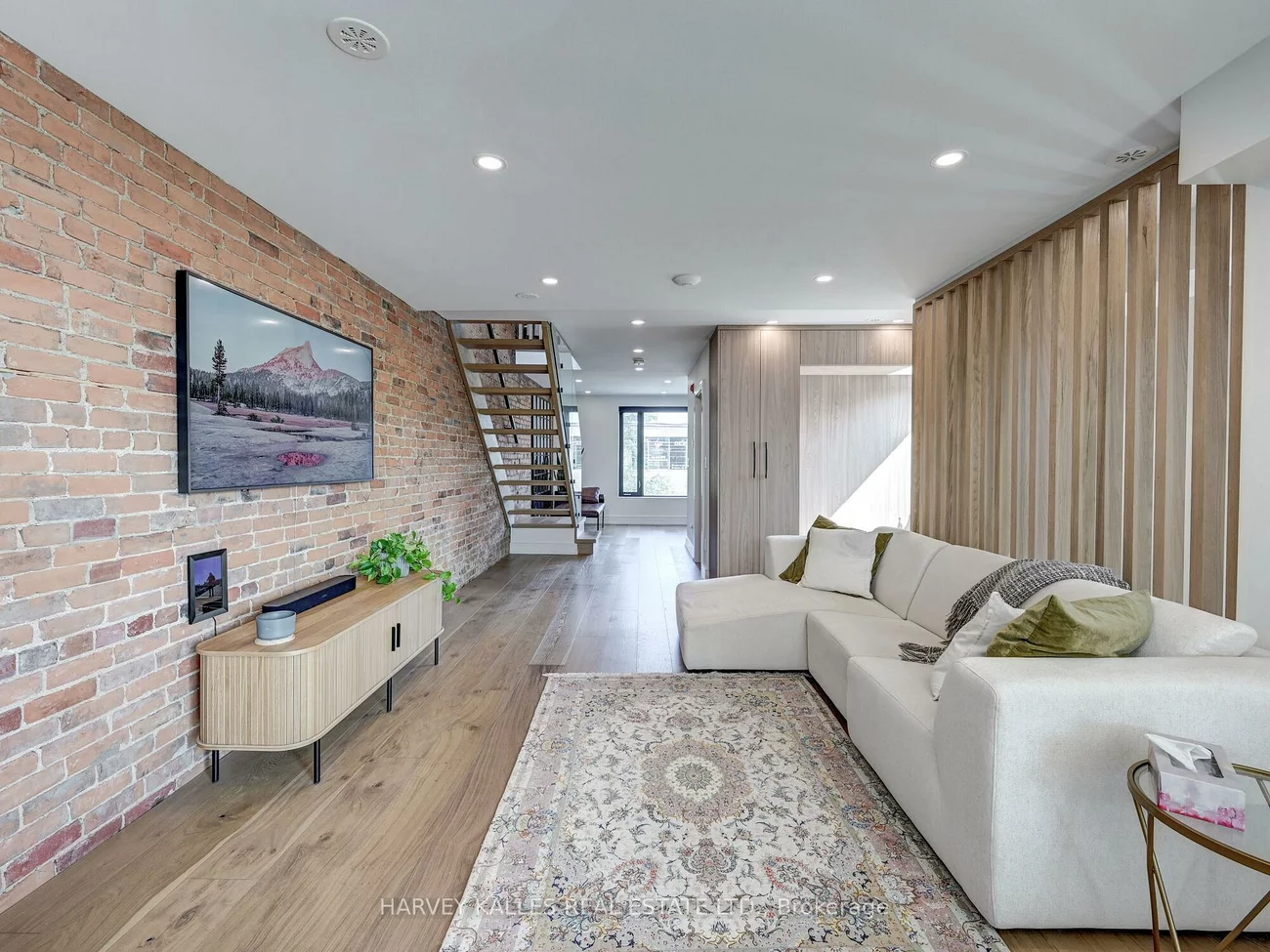 885, Dundas, Trinity-Bellwoods, Toronto