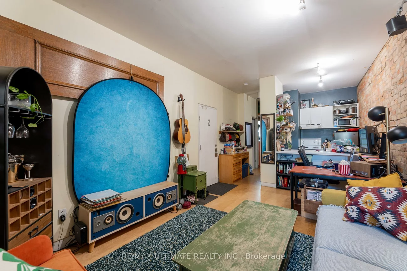 1164, QUEEN, Little Portugal, Toronto