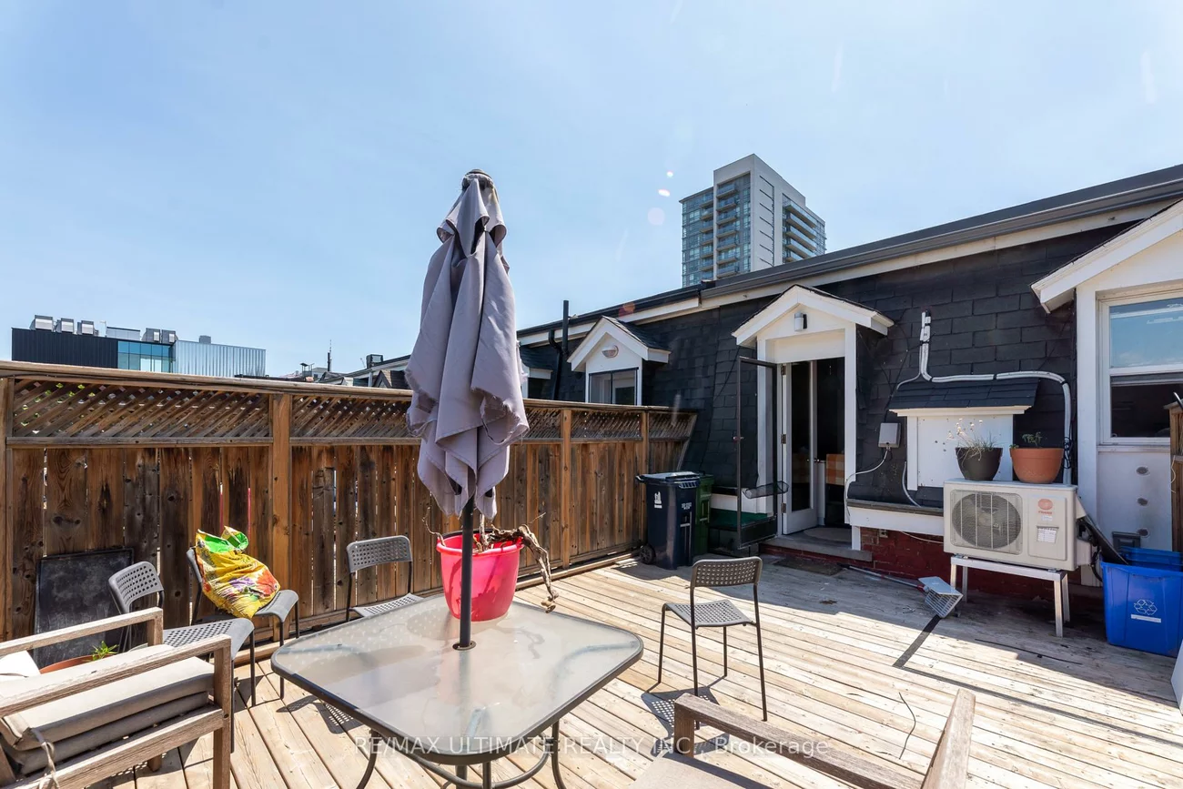 1164, QUEEN, Little Portugal, Toronto