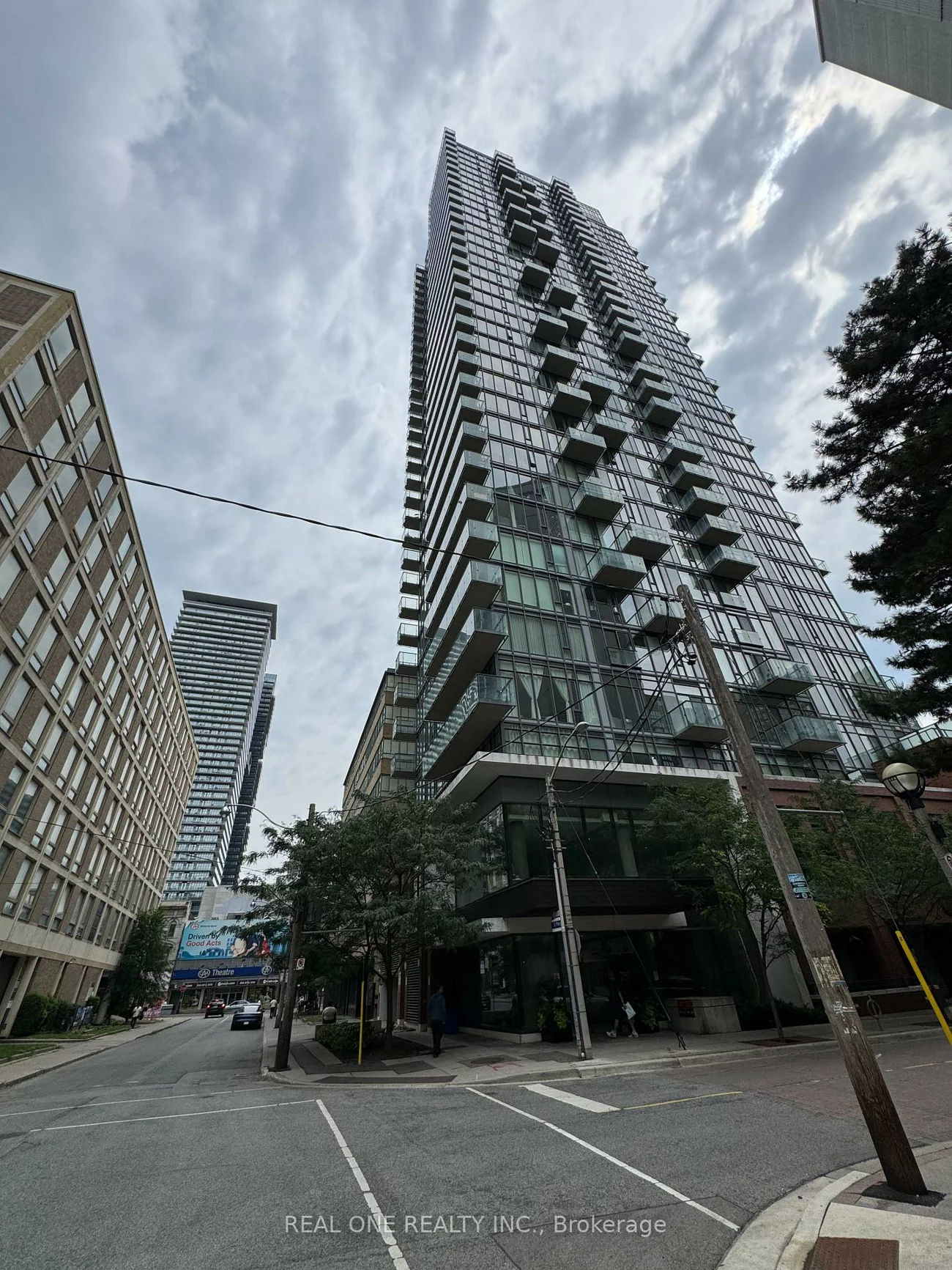 75, St Nicholas, Bay Street Corridor, Toronto