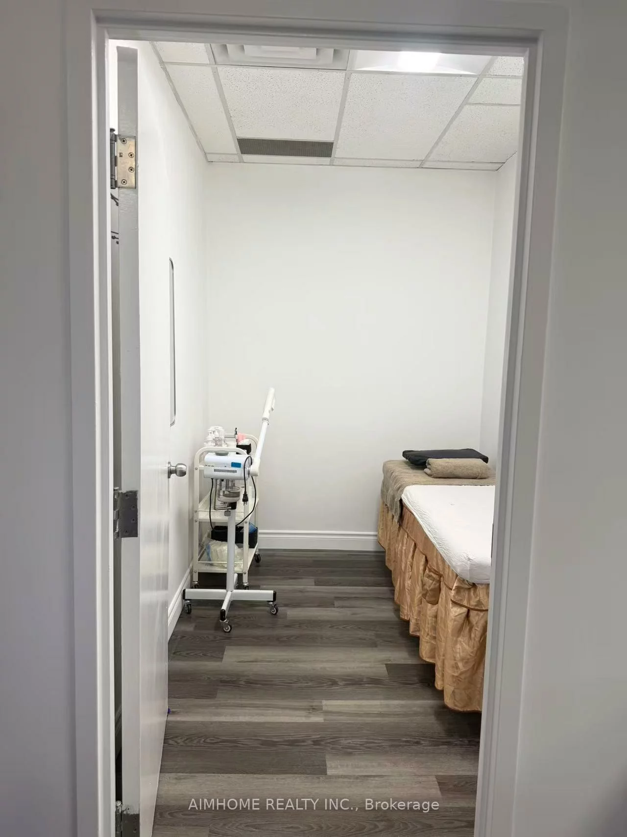 6A, Yonge, Waterfront Communities C1, Toronto