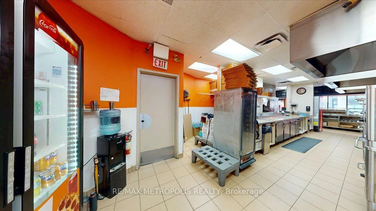 558, BLOOR ST, Annex, Toronto