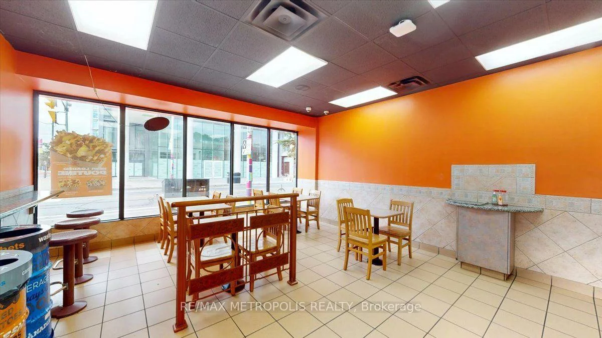 558, BLOOR ST, Annex, Toronto