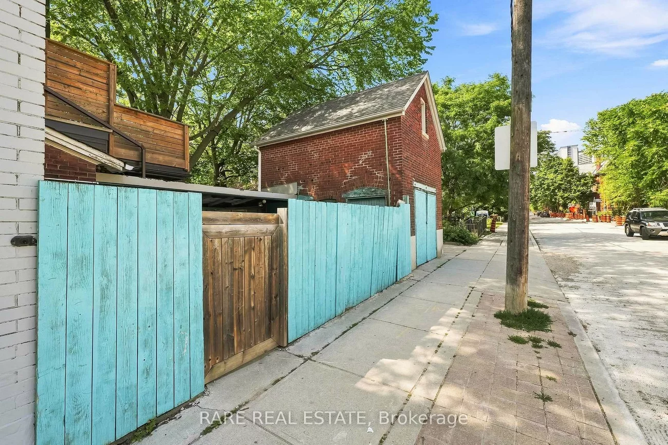 198 1/2, Carlton, Cabbagetown-South St. James Town, Toronto
